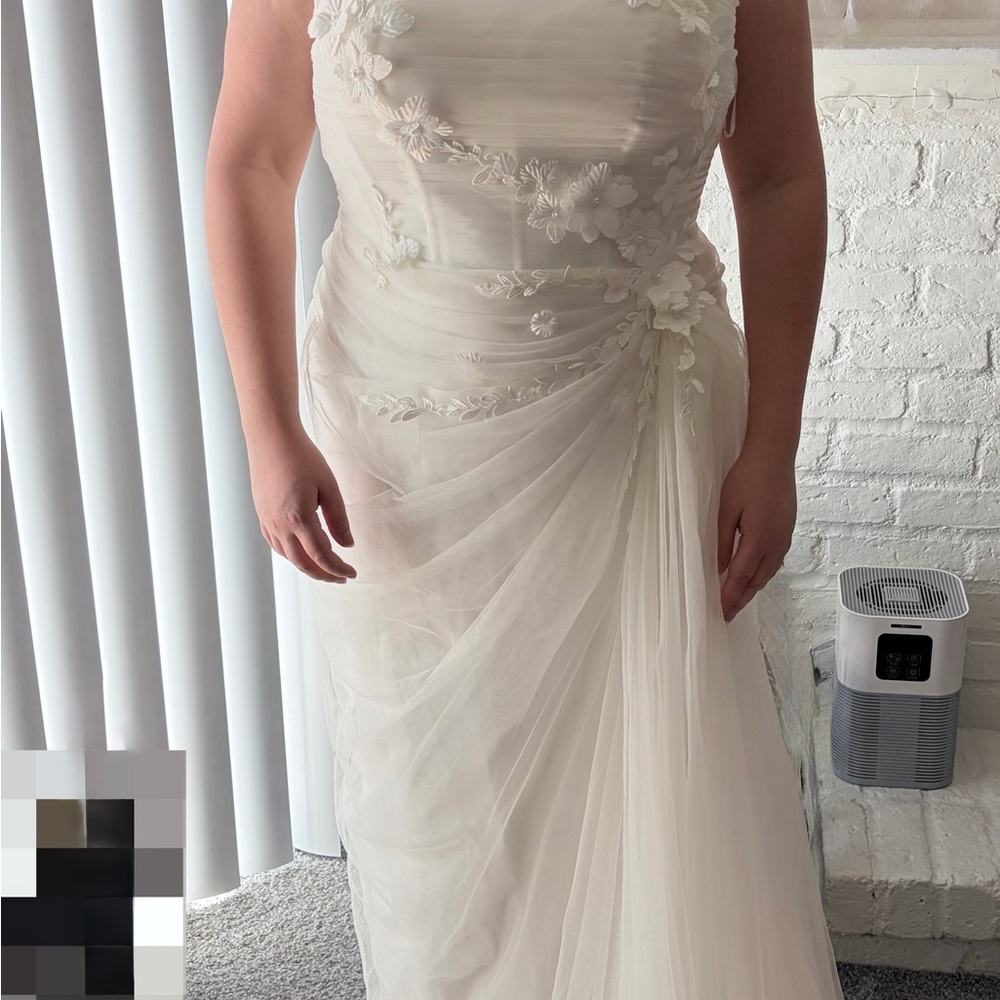 Wedding/Engagement/Elopement Dress - Picture 2 of 7